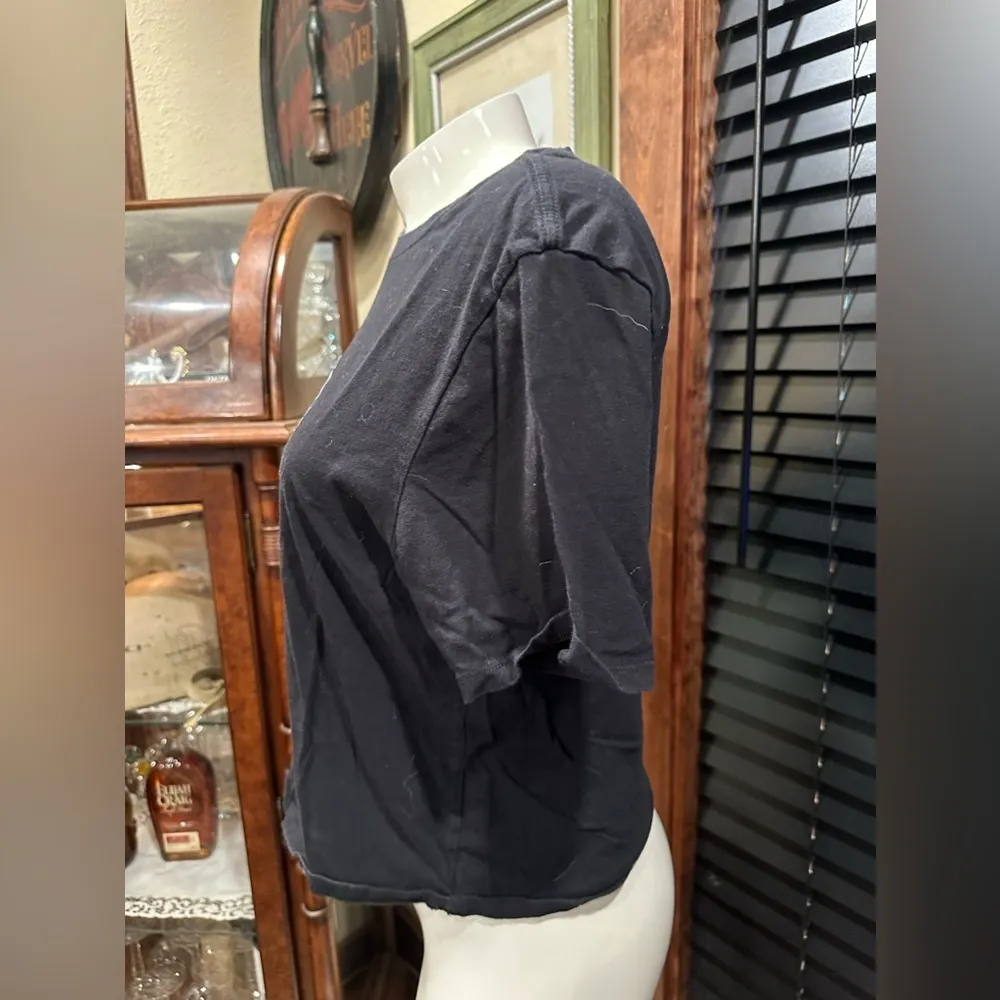 EUC Hurley Women's Cropped T-shirt Size Medium black - Image 3