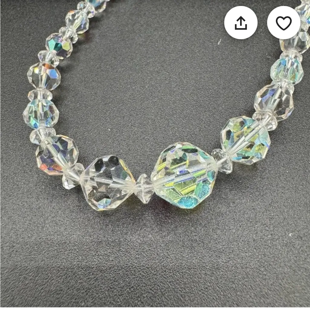 Vintage 1950’s Iridescent Beaded Necklace - Image 9