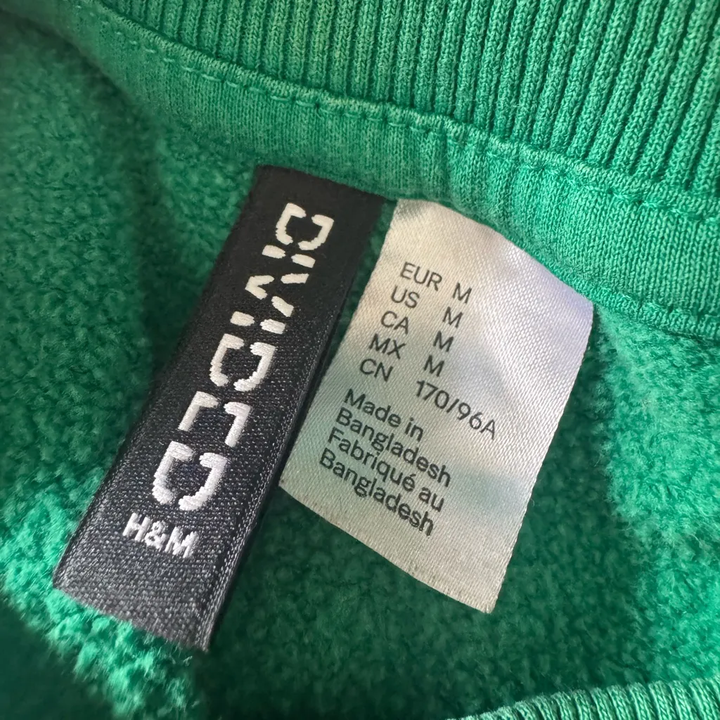H&M California Graphic Green Cropped Crewneck Sweater - Image 2