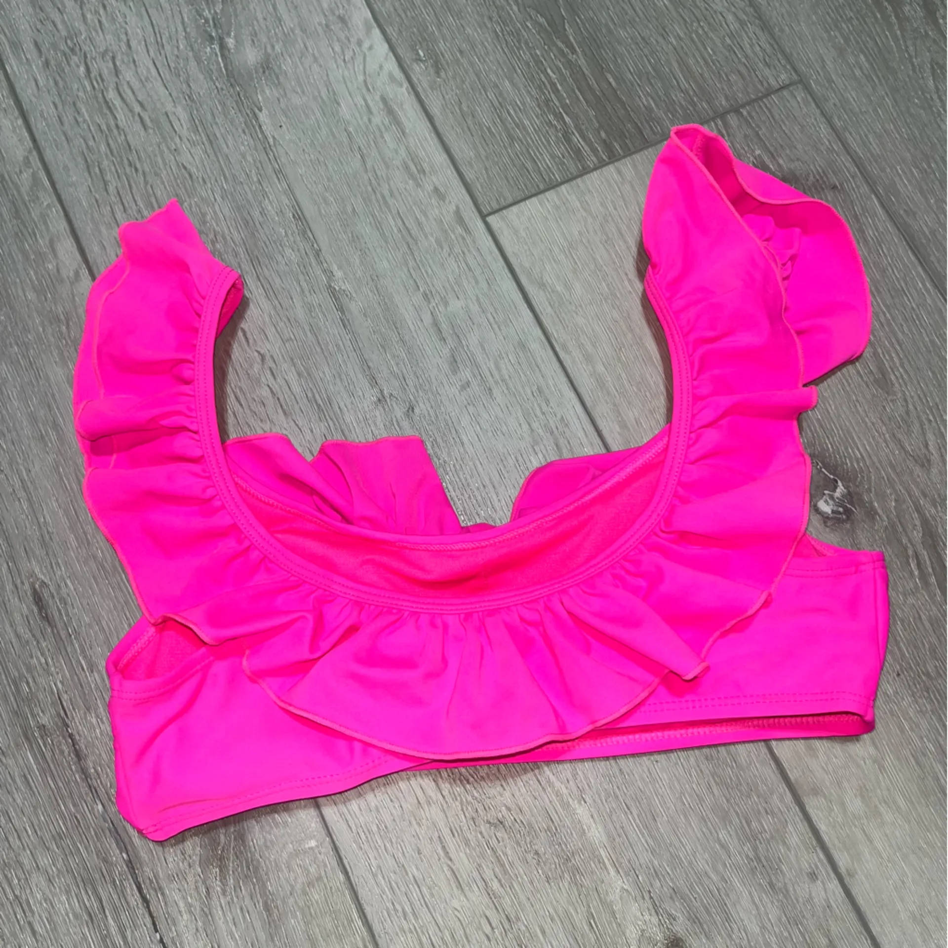 Cabana Del Sol  Hot Pink Ruffle Bikini Top removable padding S - Image 2