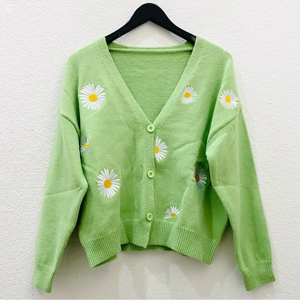 Embroidered Daisy Flower Green Knit Cardigan Women’s Sweater Size S/M - Image 7