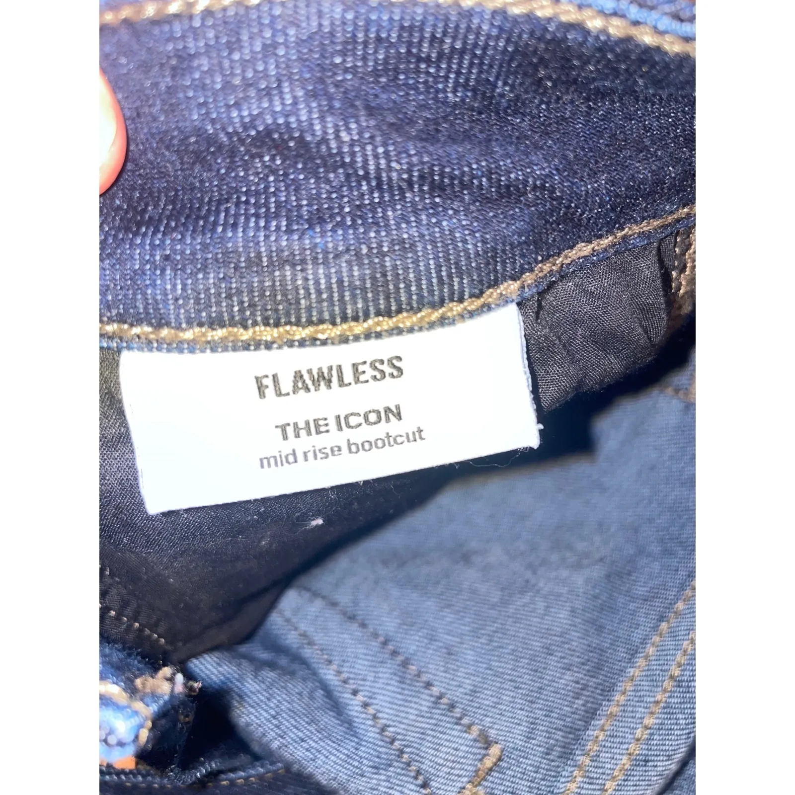 Joe's Jeans The Icon Flawless mid rise bootcut sz 31, 33" inseam - Image 4