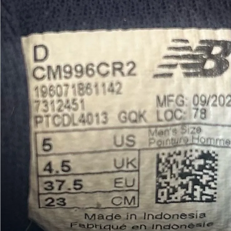 New Balance Women's Sneakers - Navy and Cream - Image 5