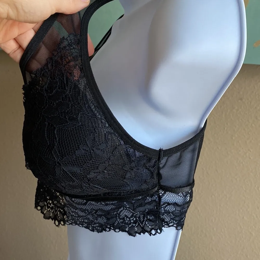 Large black lace sexy bralette - Image 3