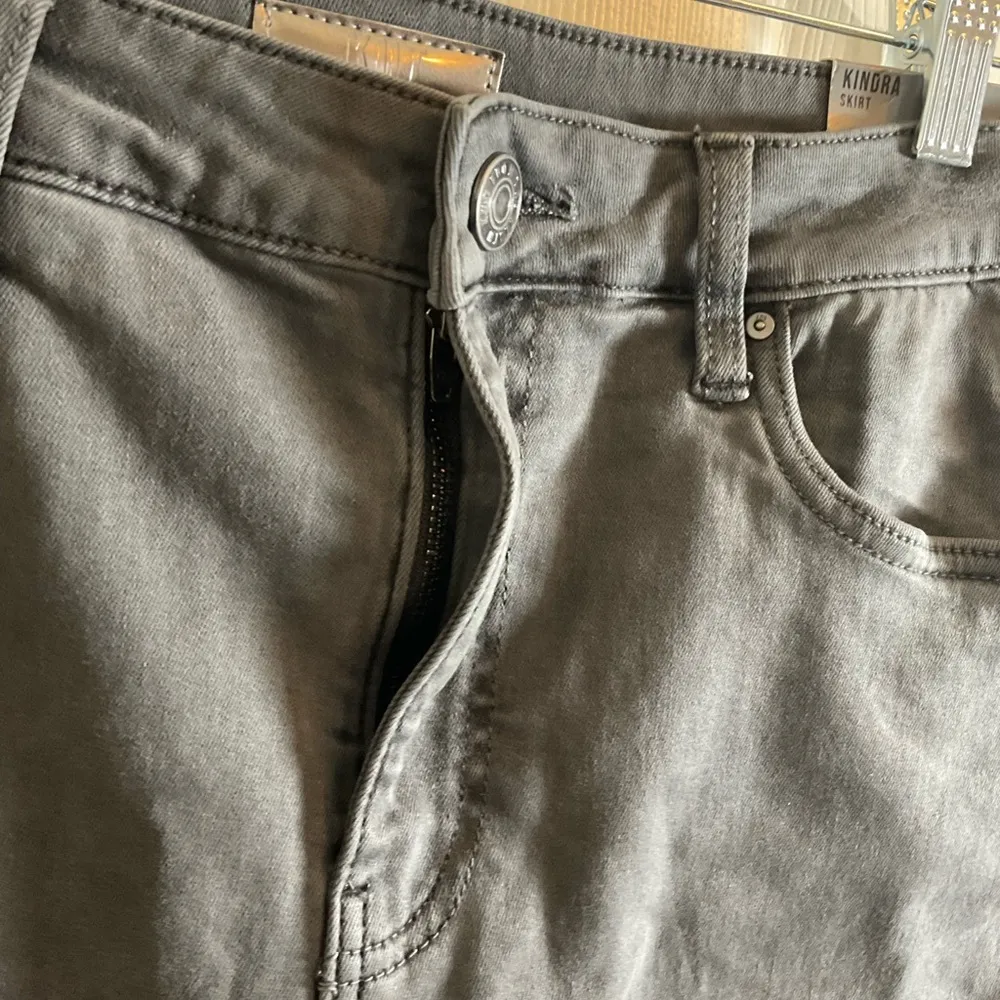 KUT FROM THE KLOTH Midi Denim Skirt size 8 - Image 3