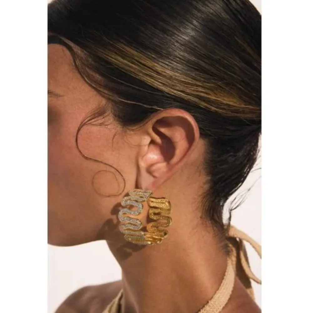 💕CULT GAIA💕 Fahima Rhinestone Hoop Earring ~ Clear New in Box - Image 6