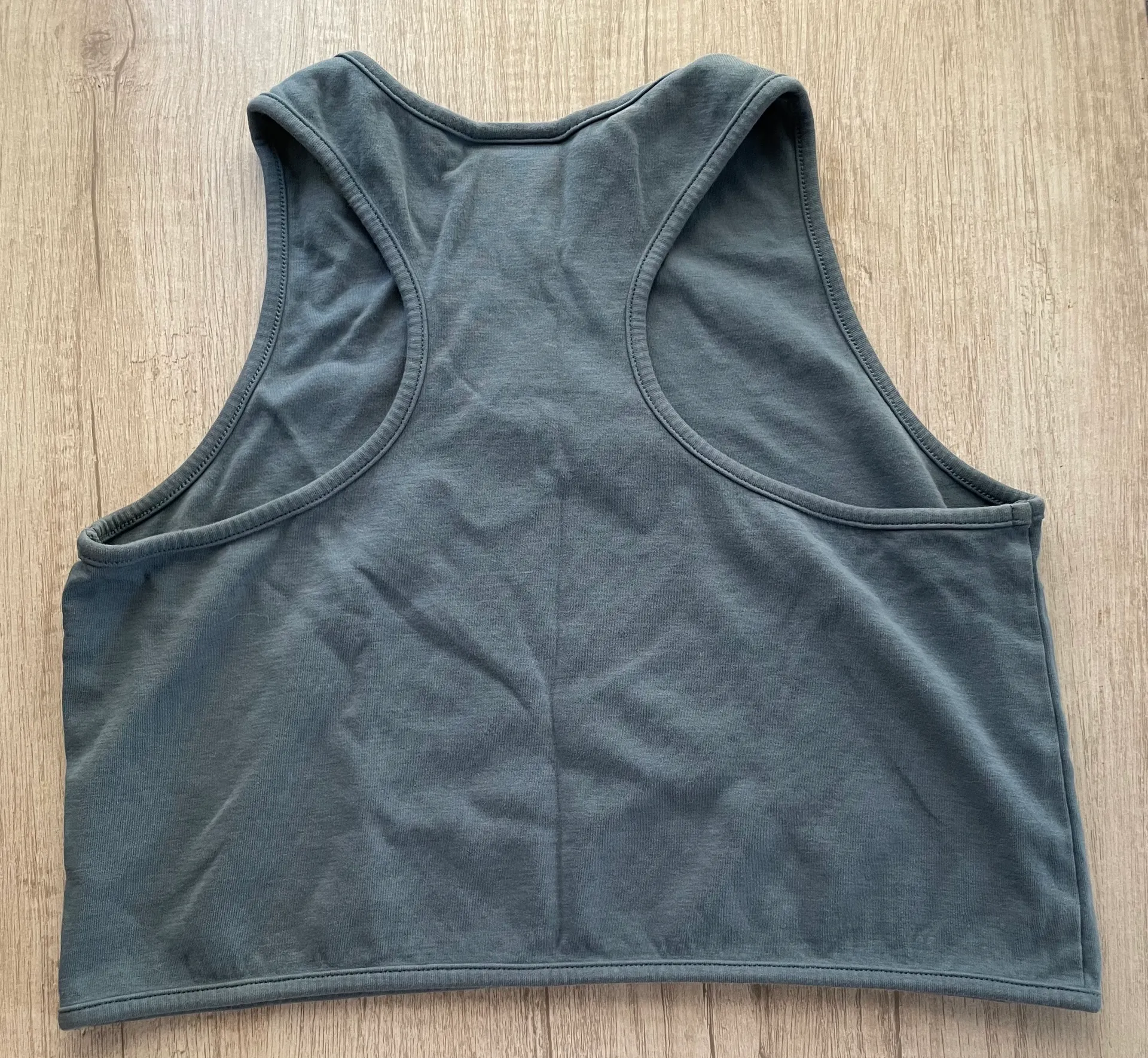Gymshark Sleeveless Cropped Top - Image 3