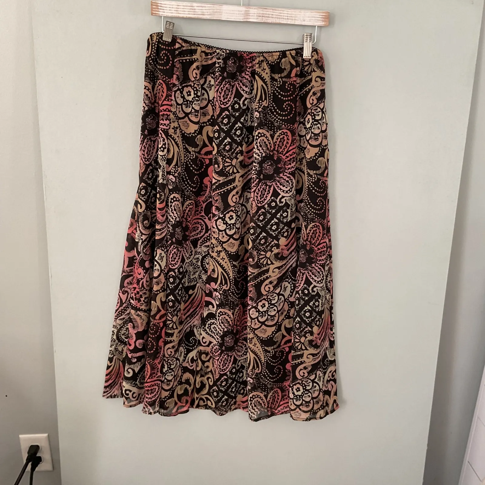 JM Collection Women's Size 8 Boho Floral Print Maxi Skirt Black Pink Beige - Image 3