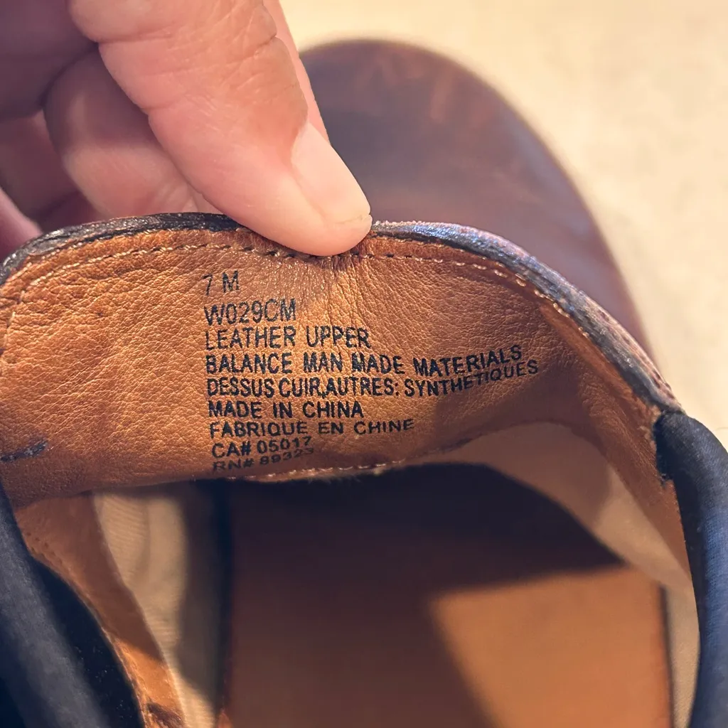 Roots Women's Brown leather slip on chelsea Ankle Boots size 7M - Image 13