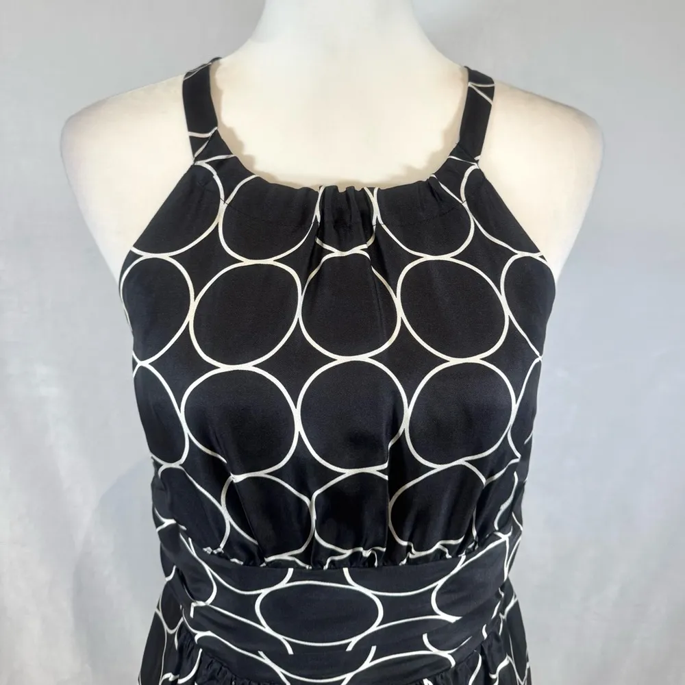 White House Black Market 100% silk black and white circle print dress size 4 - Image 2