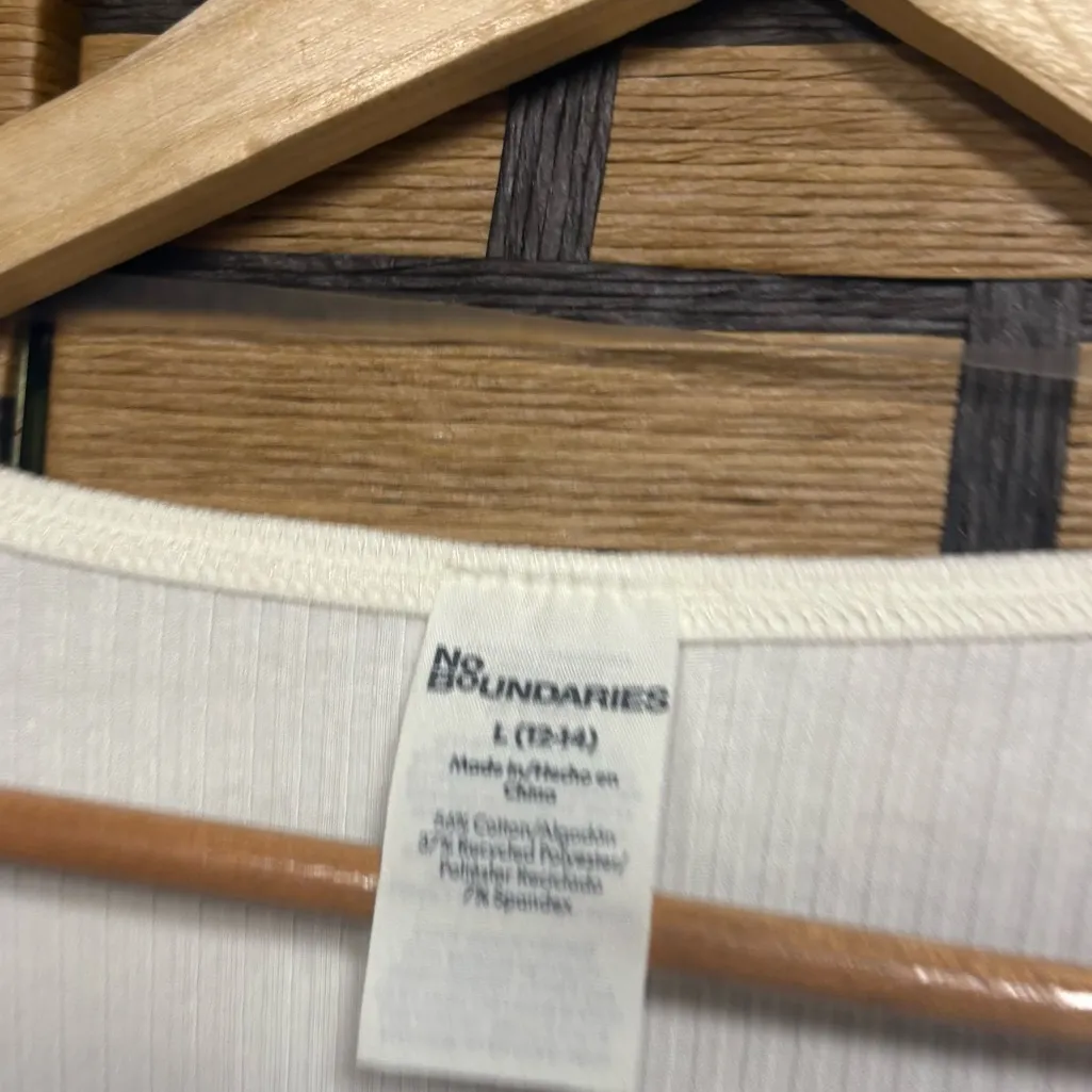 No Boundaries Ivory Top Size Large - Image 5