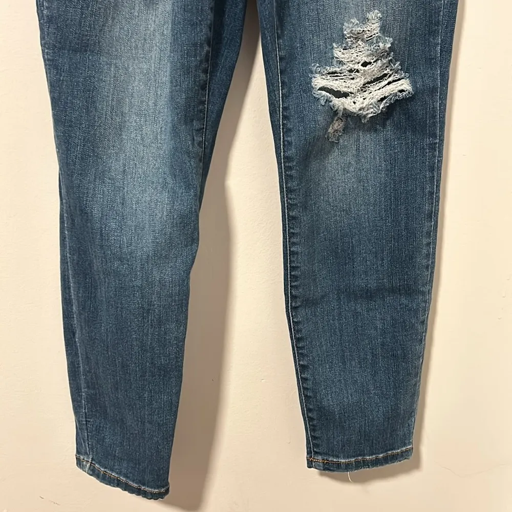 Judy Blue Slim Fit Distressed Jeans Size 5/27 - Image 2