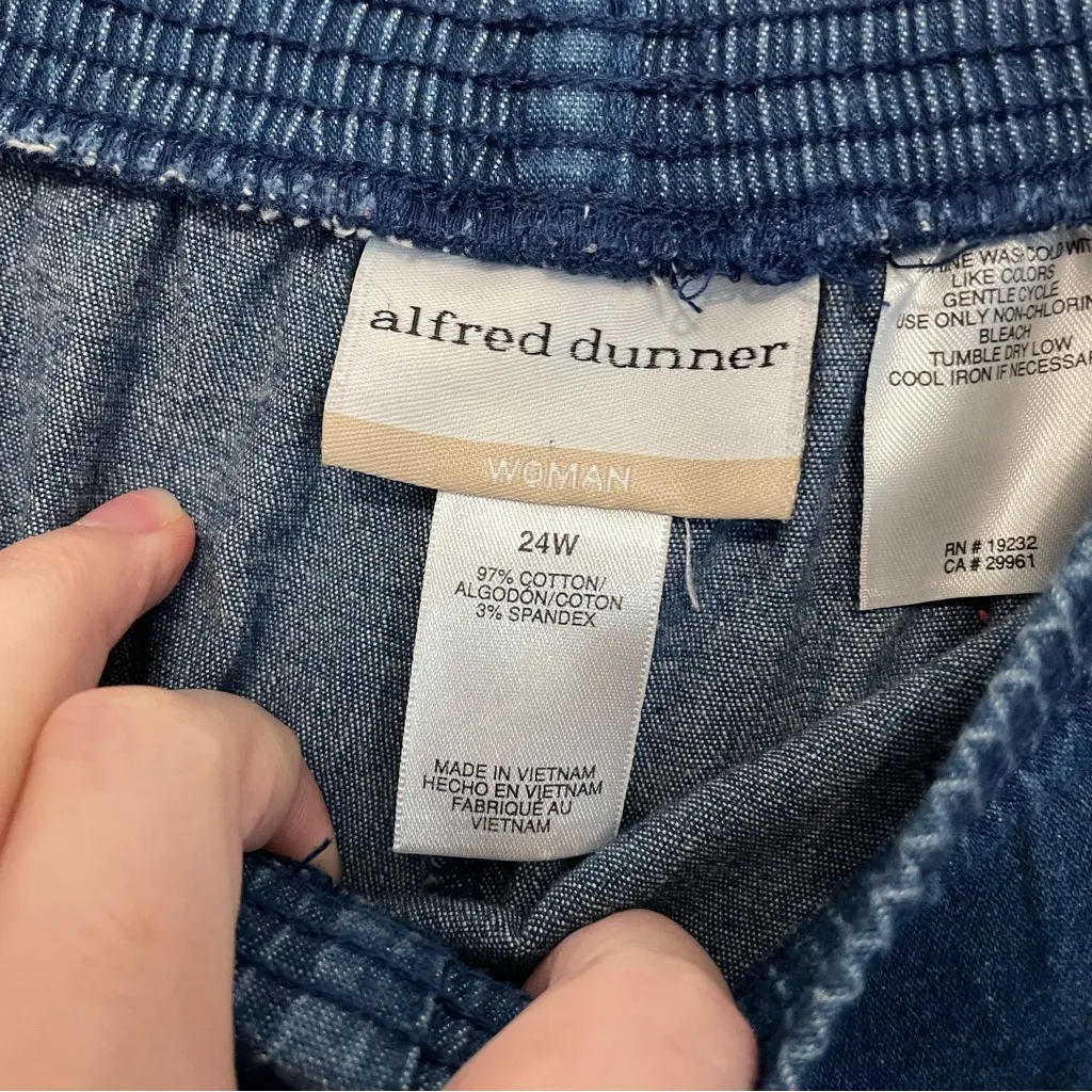 ALFRED DUNNER Plus Size Dark Wash Denim Chambray Elastic Waist Pull On Pants 24W - Image 5