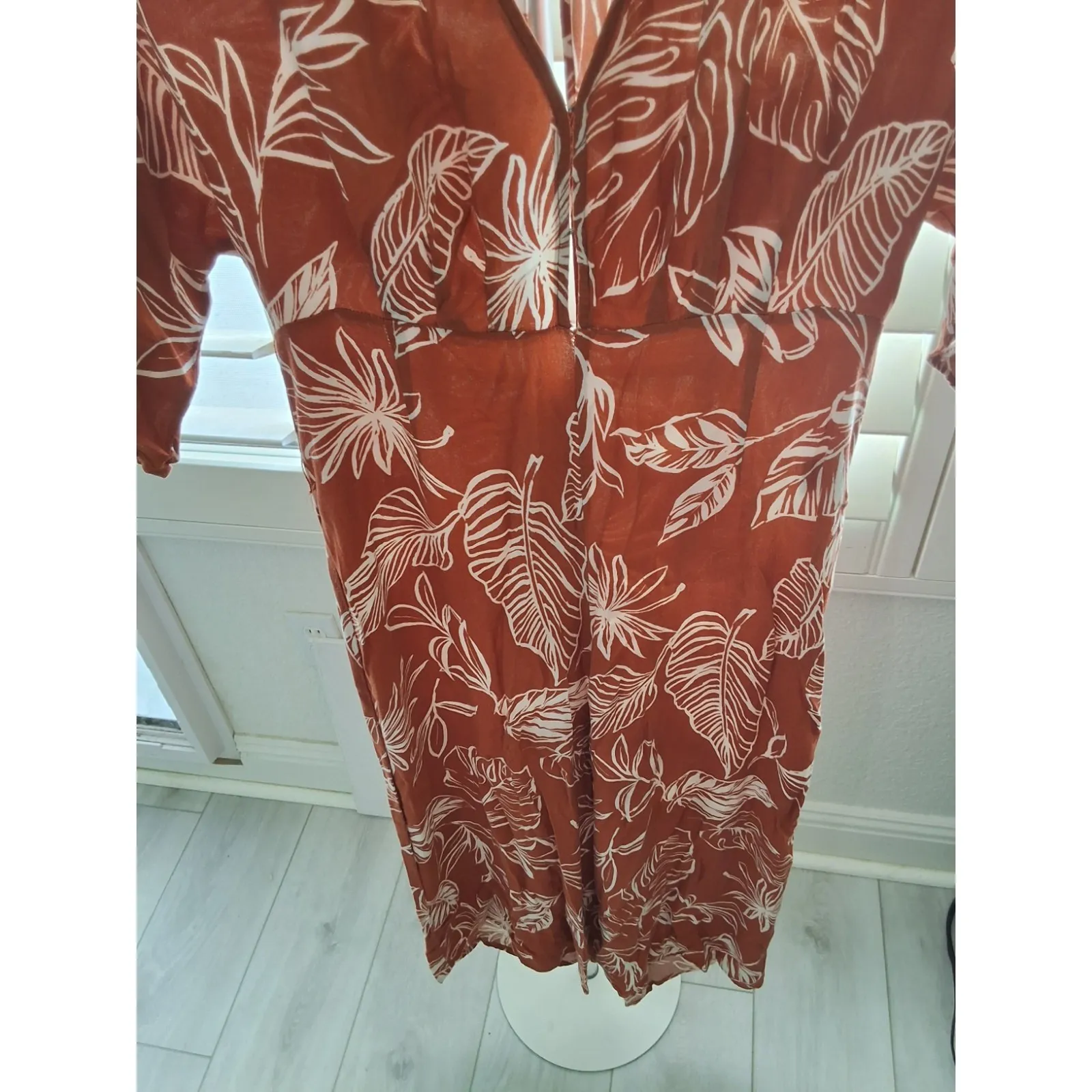 Forever 21 Contemporary Size M Rust White Tropical Leaf Boho Cropped umpsuit - Image 6