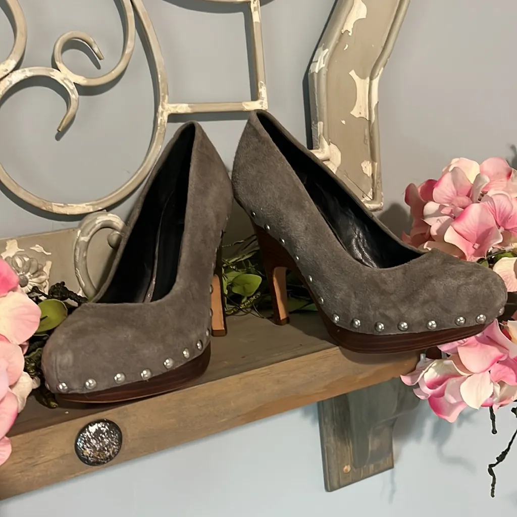 Dolce Vita DV Heeled Stilettos Suede Round Toe Womens 6 Studded Taupe Gray - Image 7