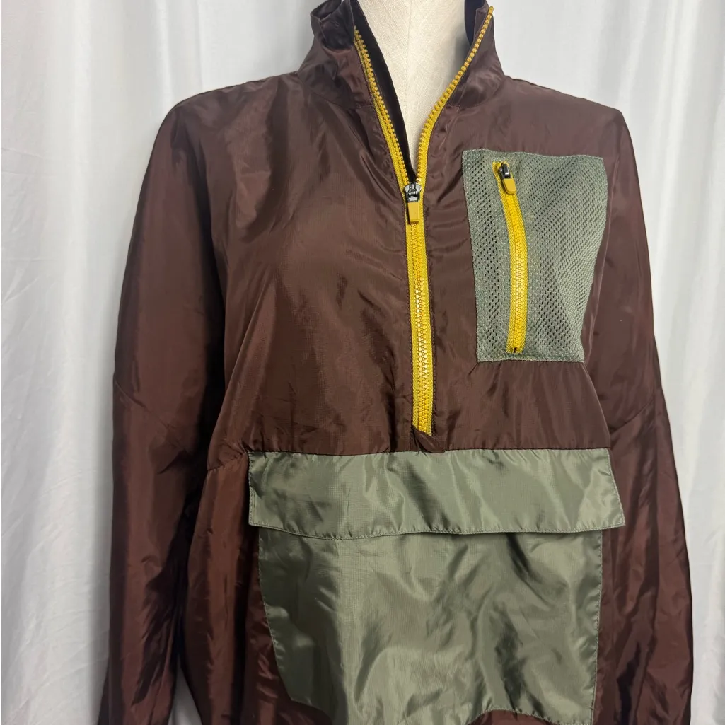 Fabletics Women’s Shawn Half Zip Crop Windbreaker Jacket
Size XL - Image 3