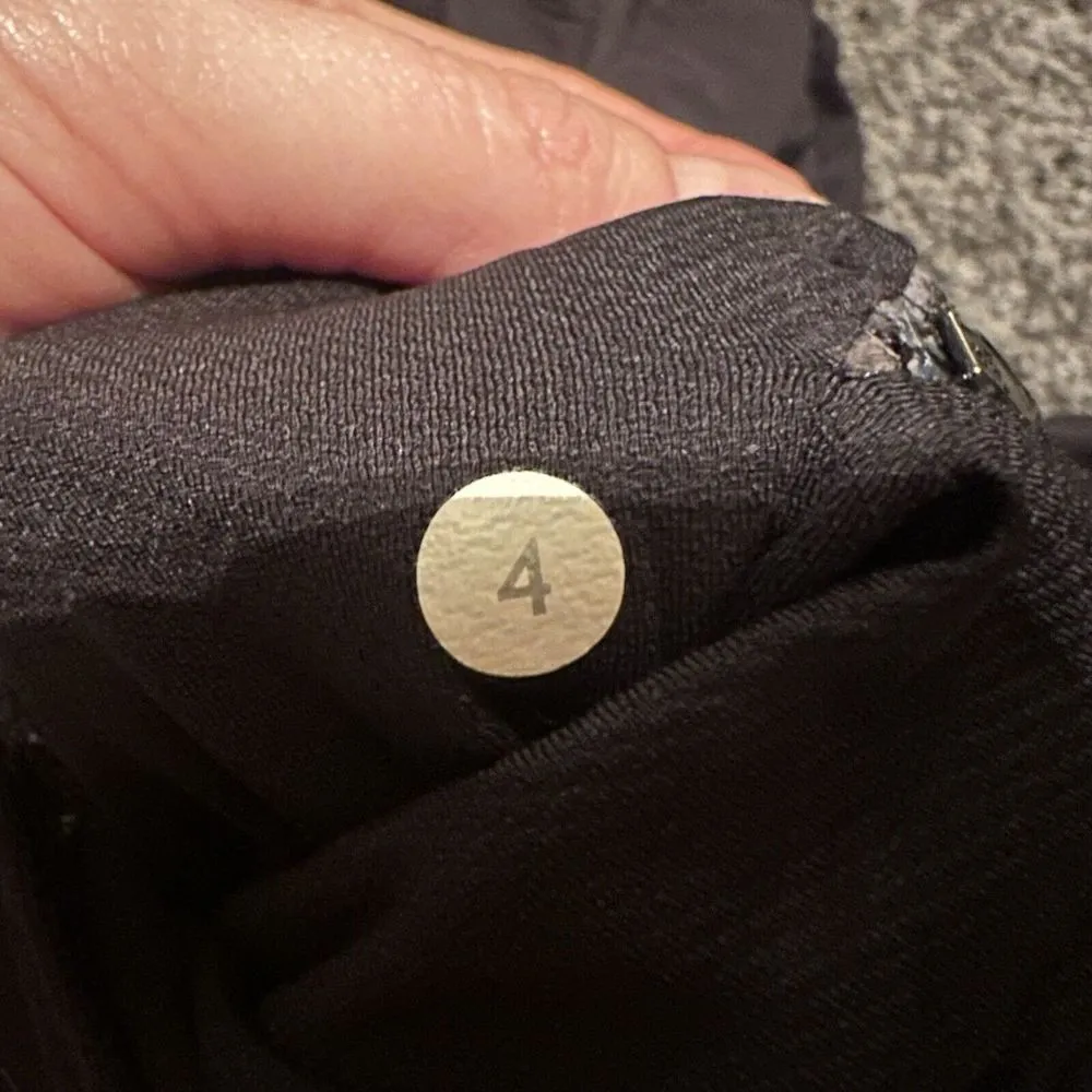 Lululemon Women's Forthright‎ 1/2 Zip Color Black Size 4 Stretch - Image 15