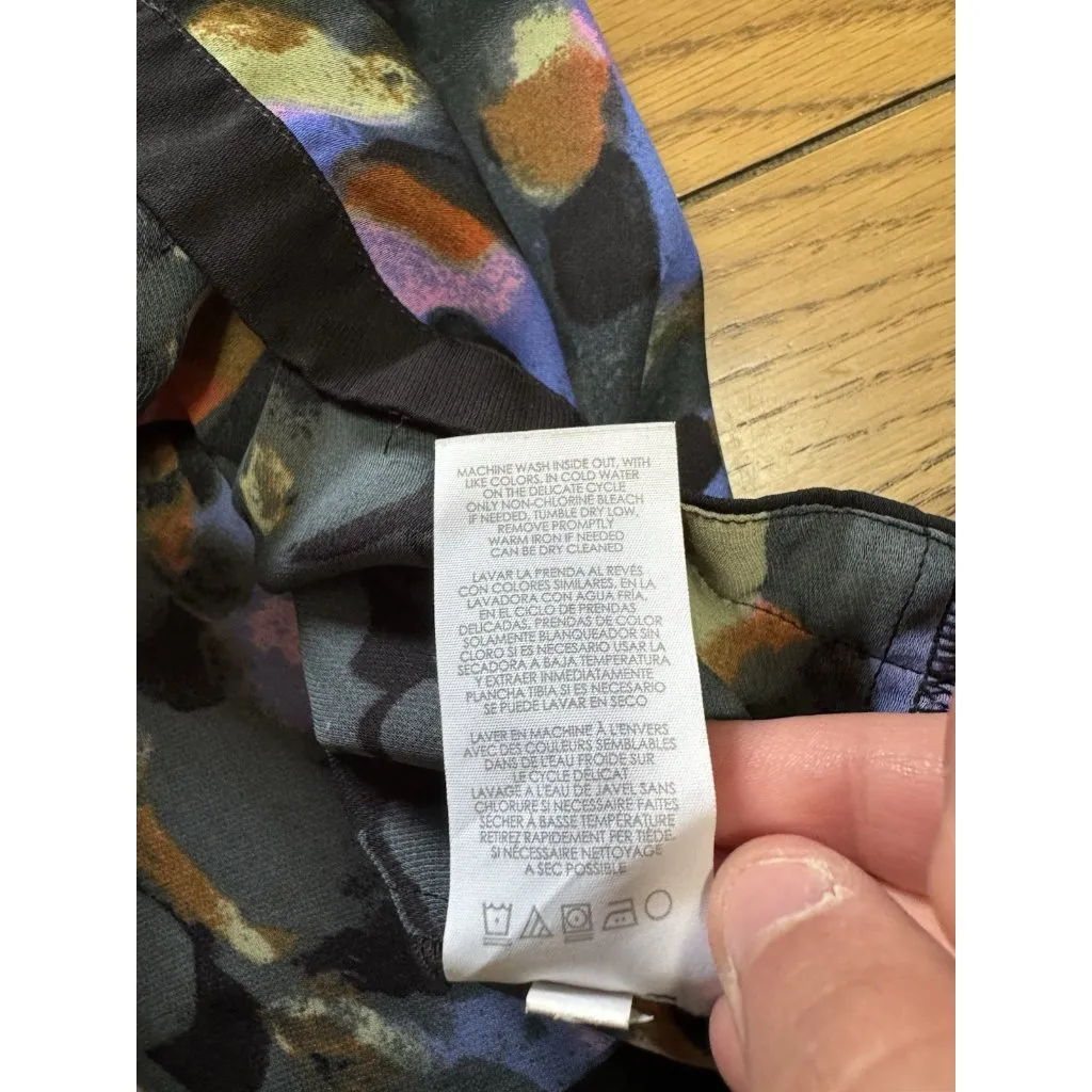 Cabi Sleeveless Tiered Blouse‎ Top Size Medium Colorful Polyester V Neck Modern - Image 7