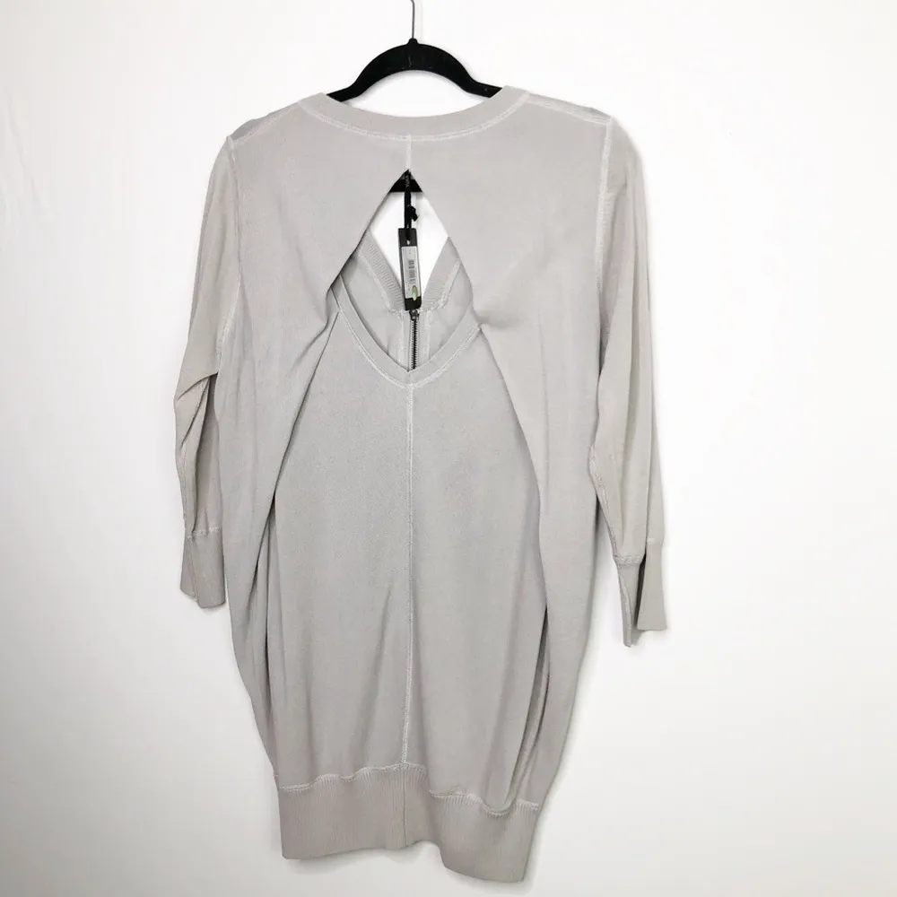 YUKA grey zip front open back sweater Size undefined - Image 4