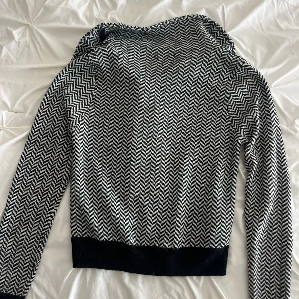 Black and White Chevron Jacket - Image 2