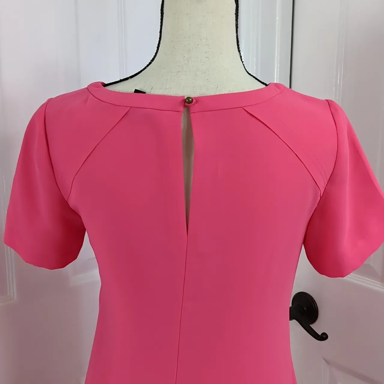 Banana Republic Short Sleeve Flounce Hem Dress - Image 7