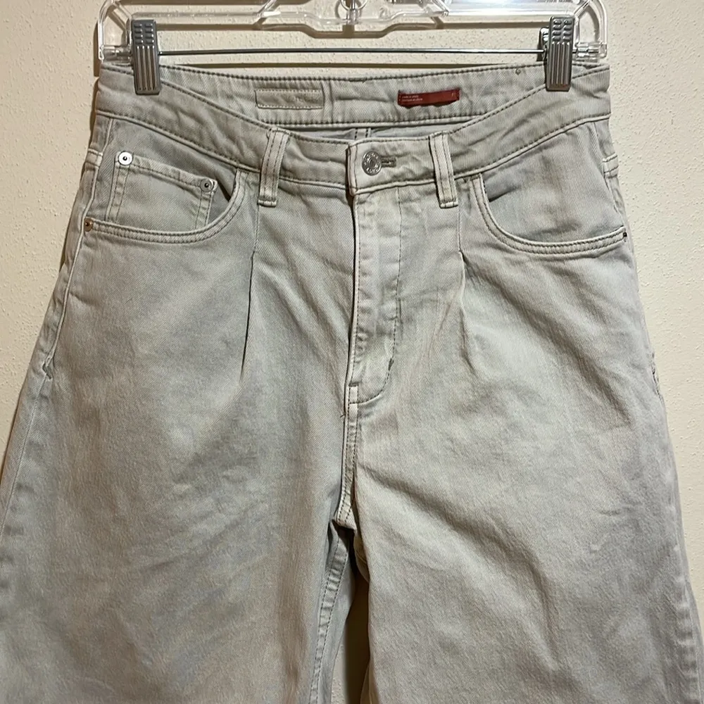 Anthropologie  Pilcro The Breaker Barrel Tapered Leg Pleated Jeans Pants Size 27 - Image 4