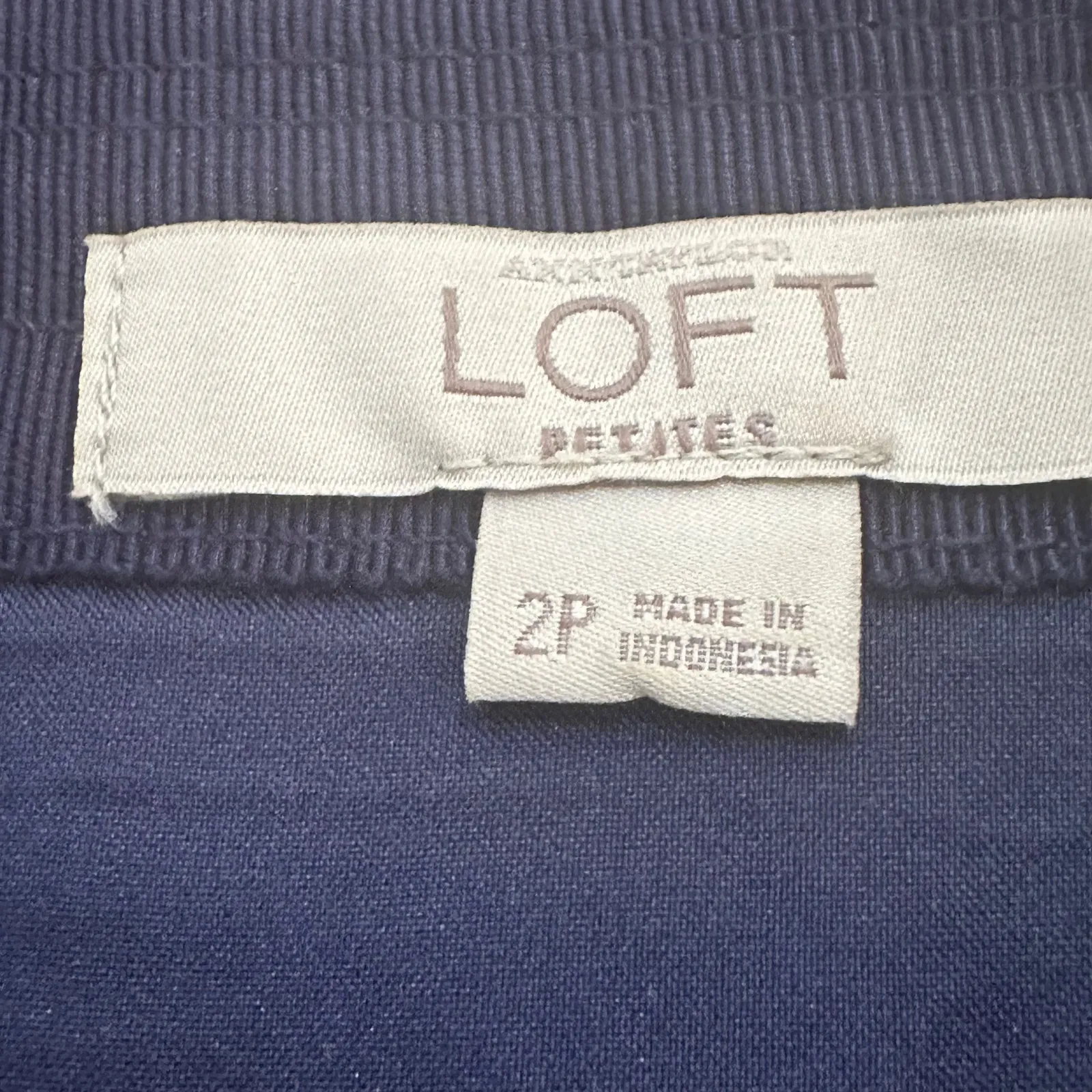 LOFT Navy Blue Ombre Pencil Skirt sz 2P Knee Length Pencil Skirt - Image 4