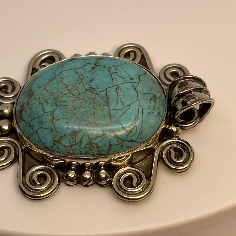 Howlite pendant from India. Gorgeous stone to slip on your favorite neck… - Image 6