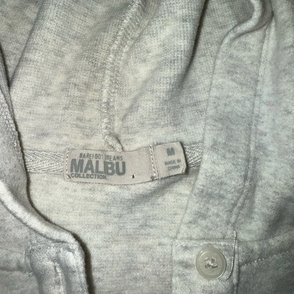 Barefoot dreams Malibu collection hooded sweatshirt pull over‎ size medium - Image 3