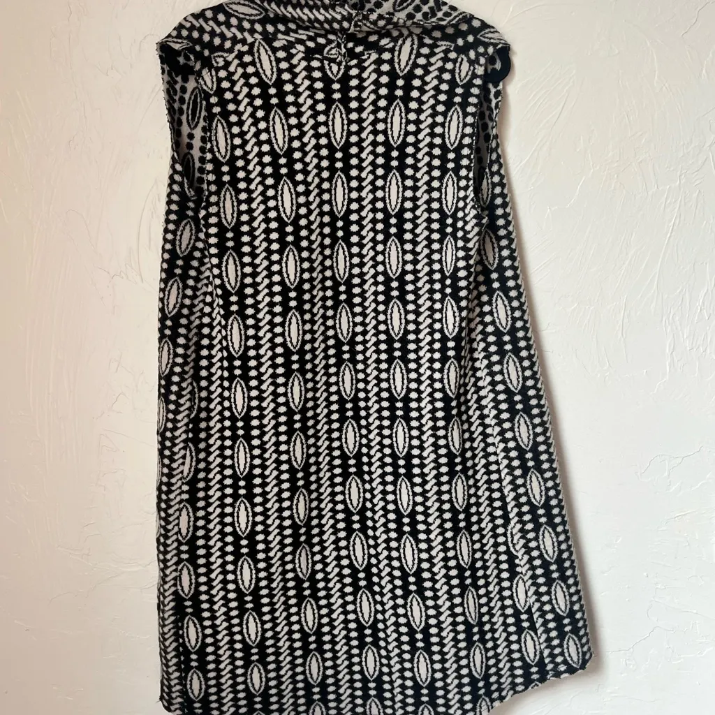 Anthropologie Moth Black and White Long sleeveless Cardigan size XS/S - Image 8