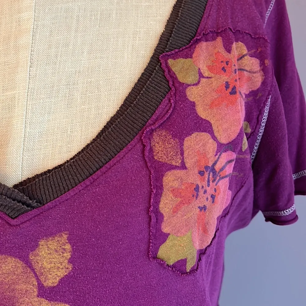 Scrapbook short sleeve V neck artsy floral t shirt Size Small Pink - Image 6