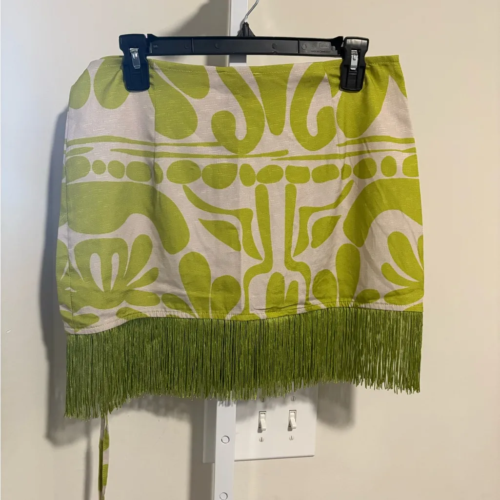 Pretty Little Thing  Lime Patterned Mini Skirt - Image 3