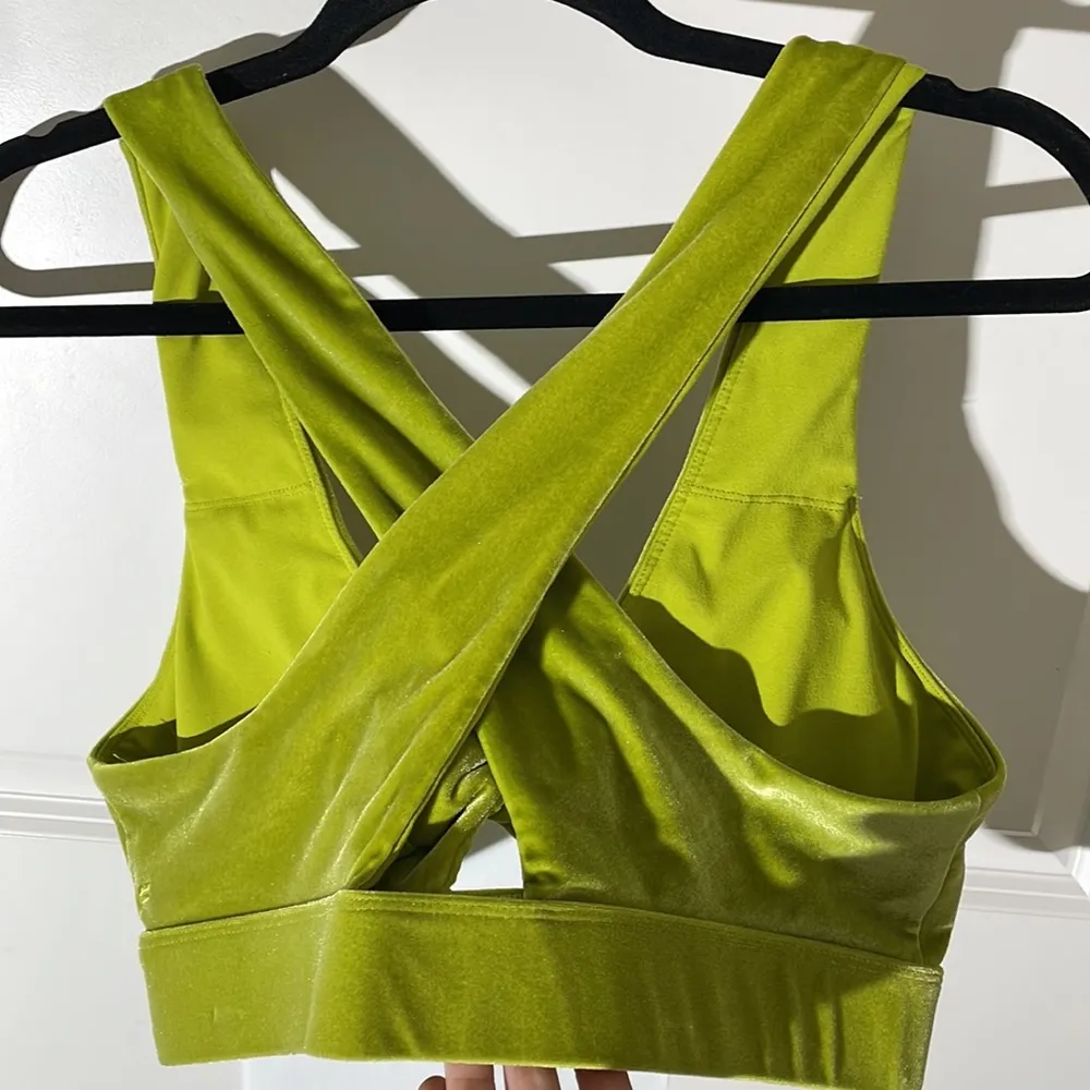 Fabletics Oasis Velour Chartreuse Twist Bra XL - Image 4
