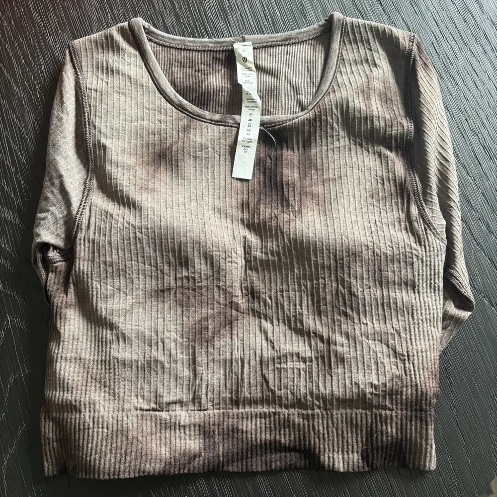 LULULEMON Women's Ebb to Street Size 6 Long Sleeved - Image 2