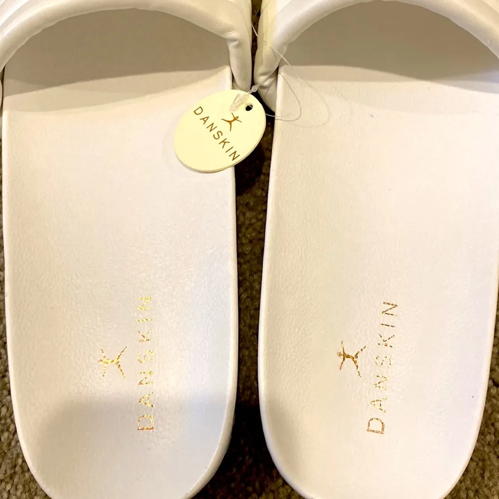 Danskin || Leisure white slides NWT.  Super comfy! - Image 2