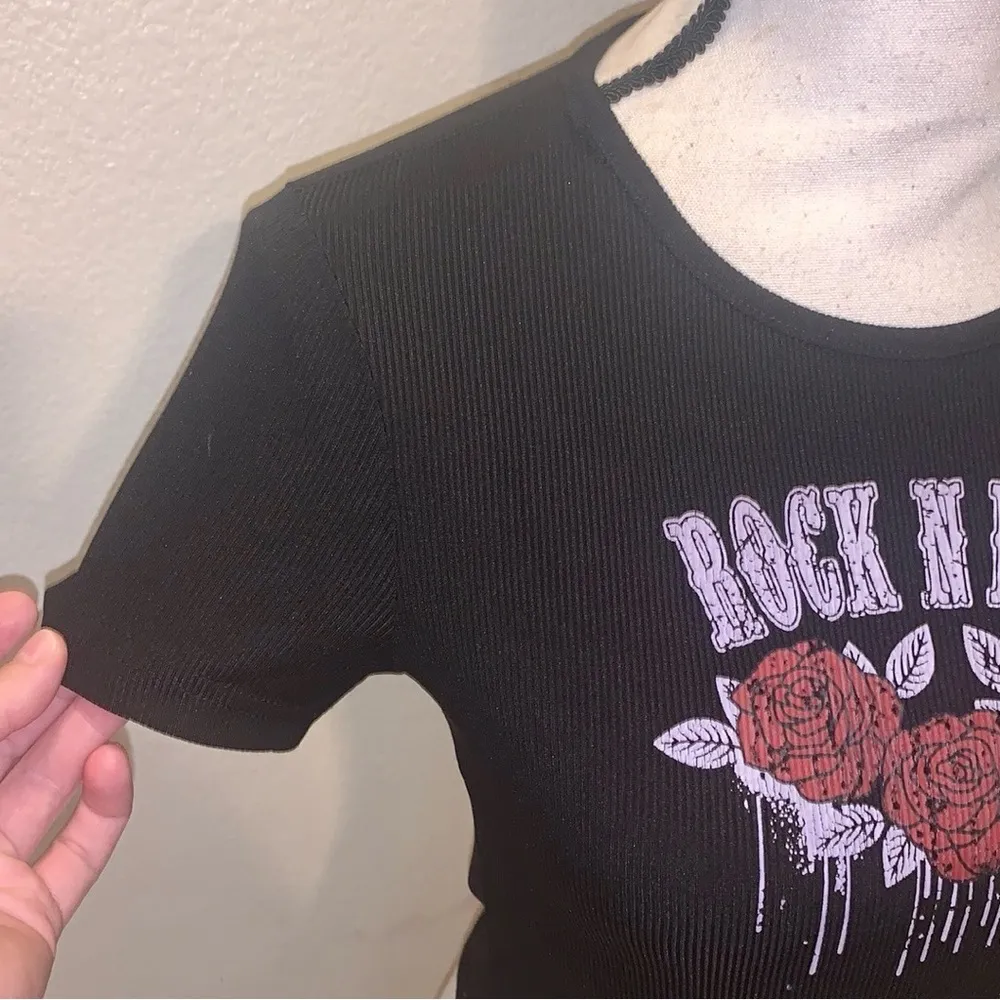 Posh Posh black Rock & Roll floral roses lace up crop top Size M - Image 2