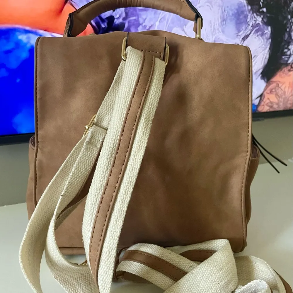 Stylish Brown Backpack Tan - Image 3