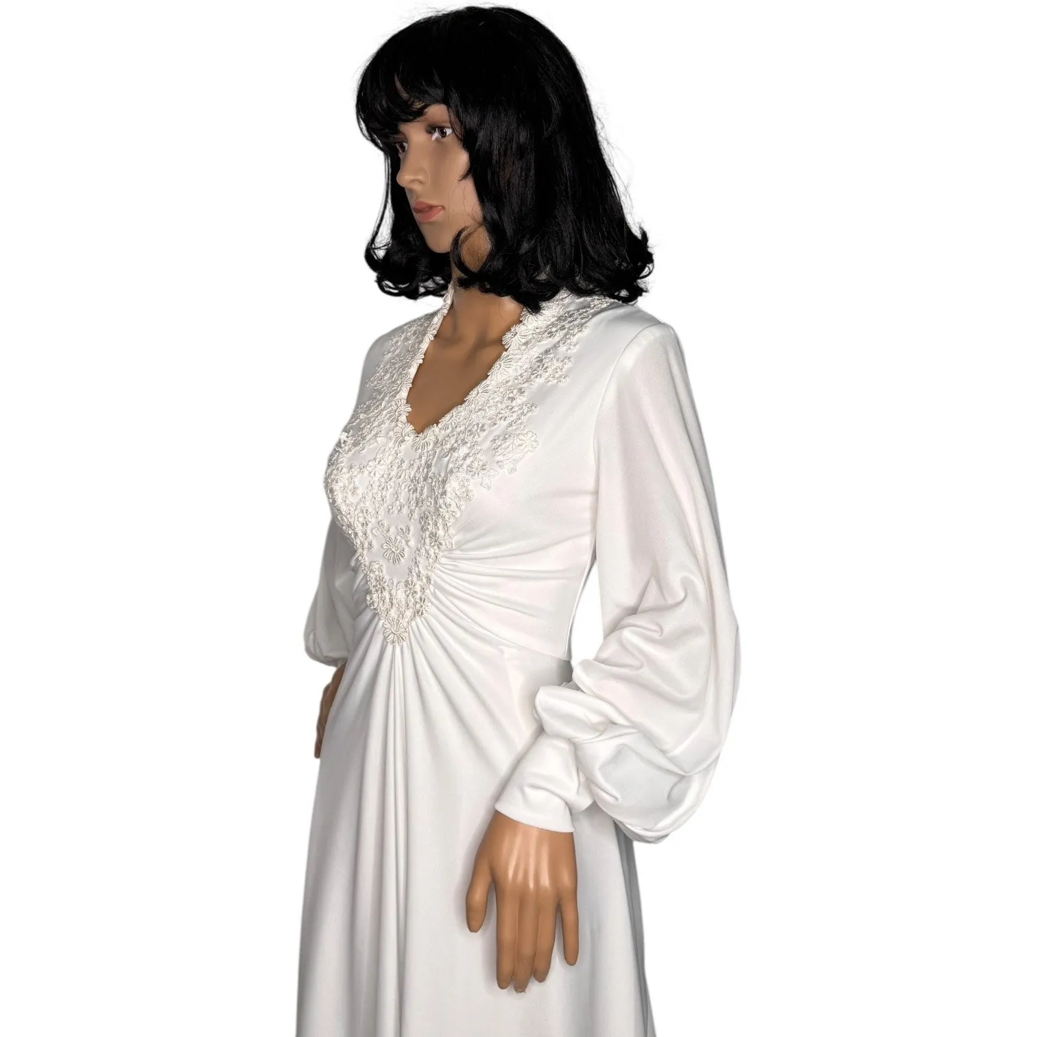 1970s Vintage Wedding Gown w/ Bustled Train & Veil ILGWU Union small White - Image 6