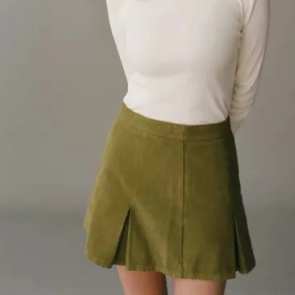 Urban Outfitters Green Corduroy Pleated Mini Skirt - Image 4