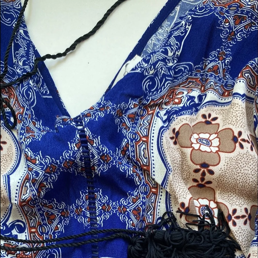 ASTR The Label Anthropologie blue geo print tassel boho top, size S - Image 2