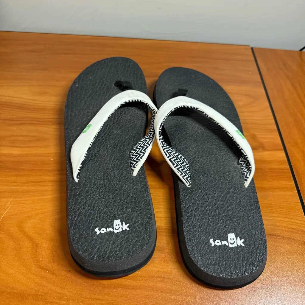 Sanuk Women's Serenity  Yoga Flip Flop Foam Comfort Black White Slip on Thong 11 - Image 2