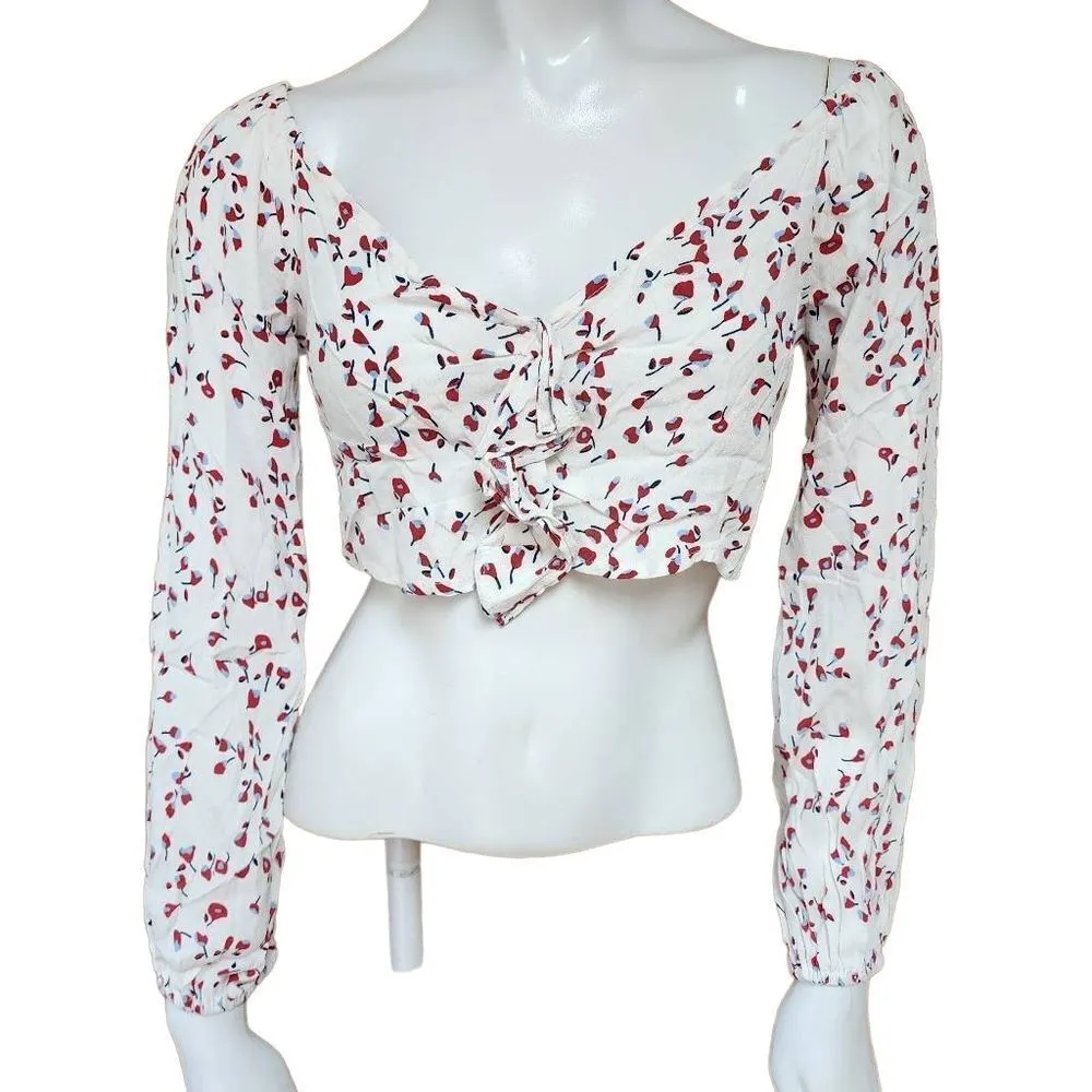 NWT Olivaceous White, Red, & Blue Floral Long Sleeve Cropped Top (S) - Image 3