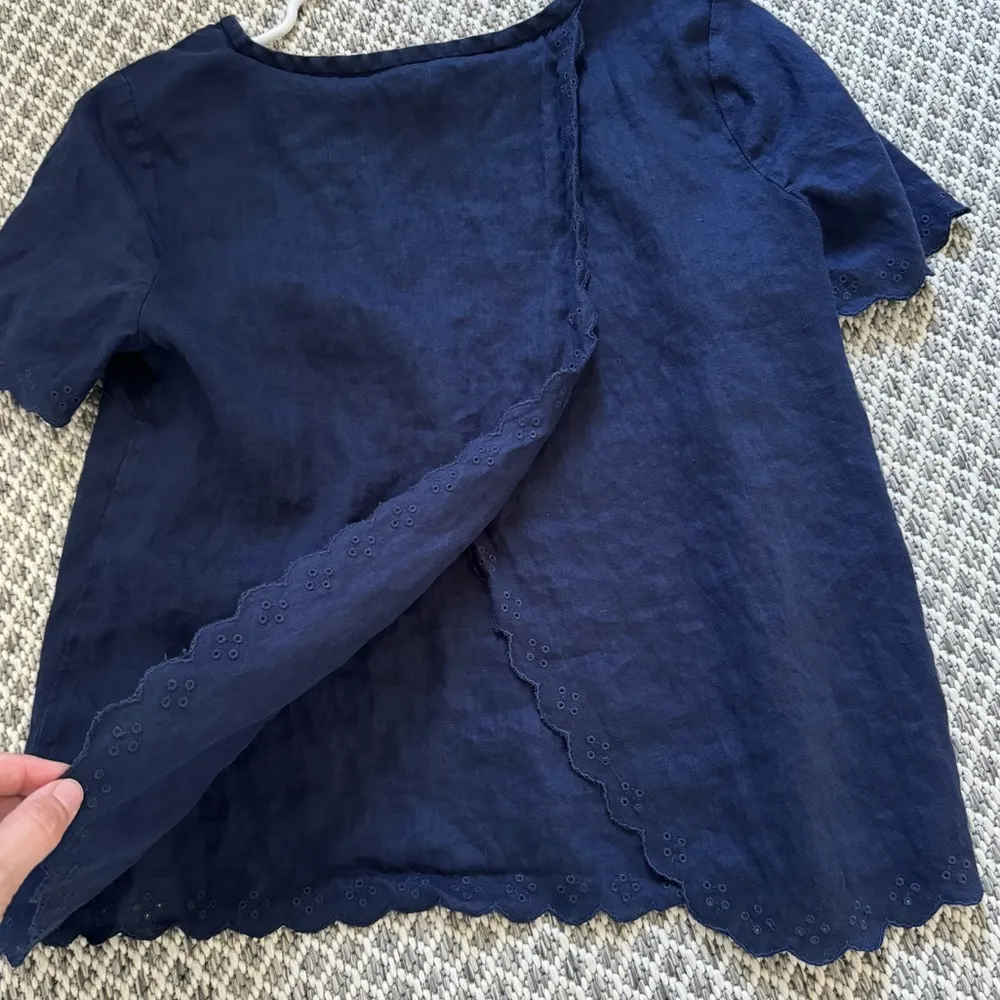 J. Crew 100% Linen Scallop Cross Back Top Size 2 Navy Blue beach coastal - Image 7