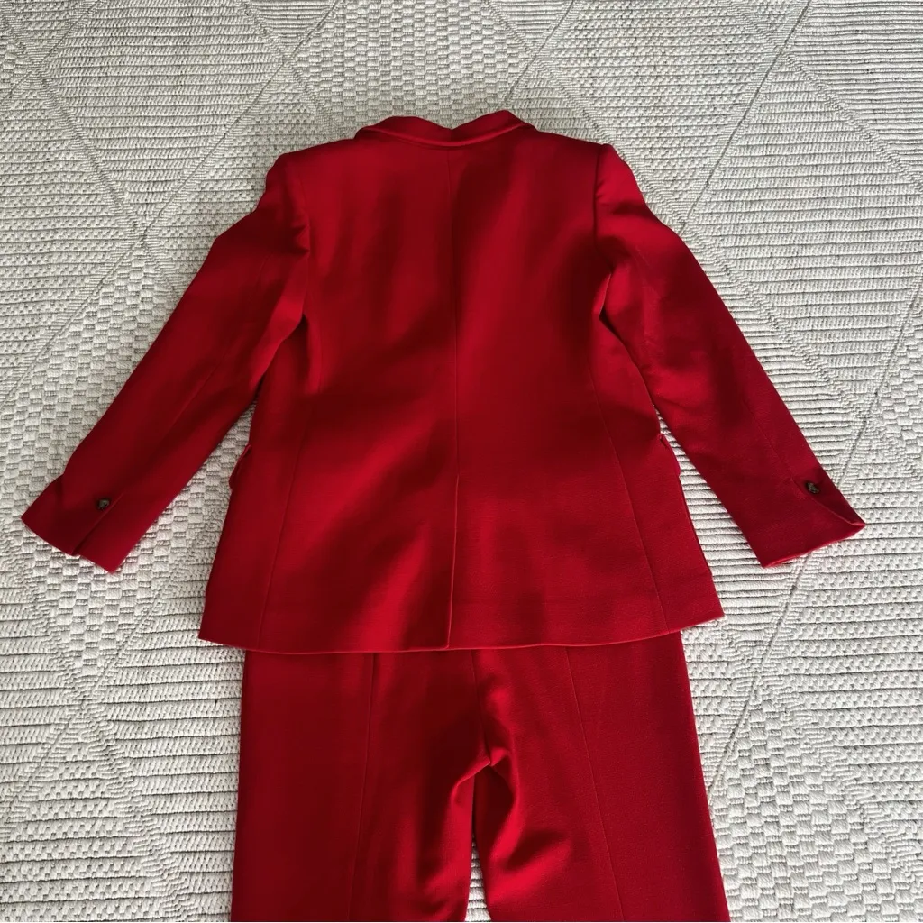 Oscar de la Renta Vibrant Red Pantsuit - Image 7