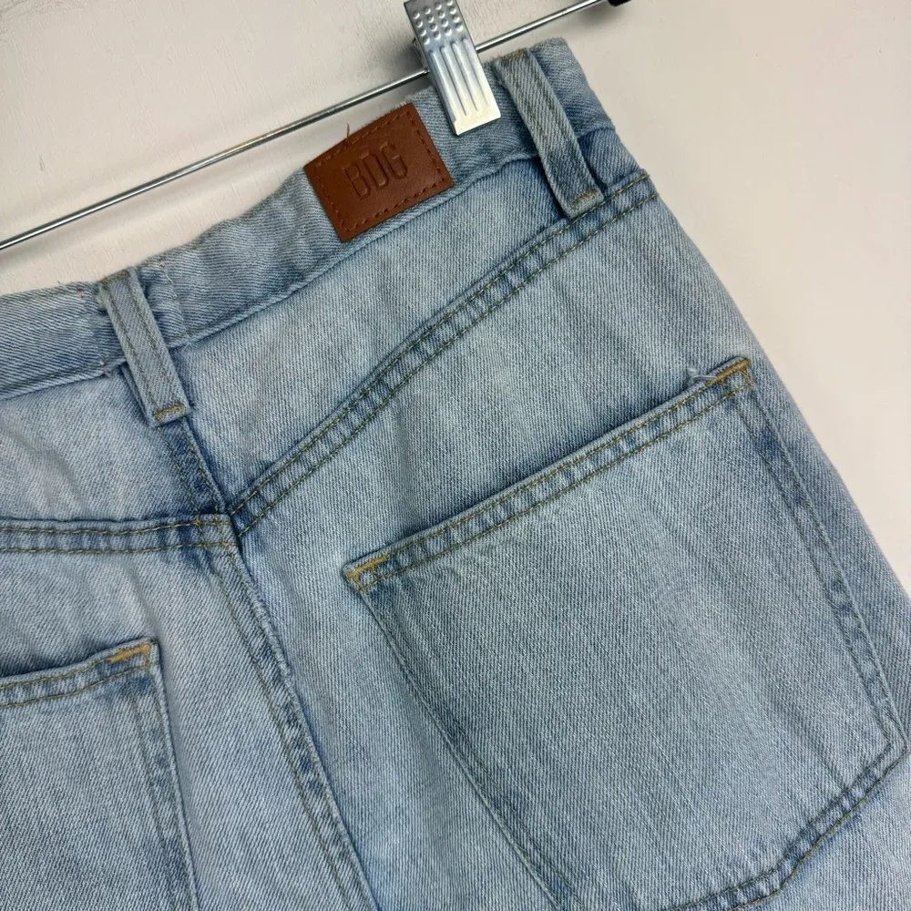 BDG Relaxed Straight Jeans Sz 26 Light Wash Split Ankle Urban Outfitters - Image 12