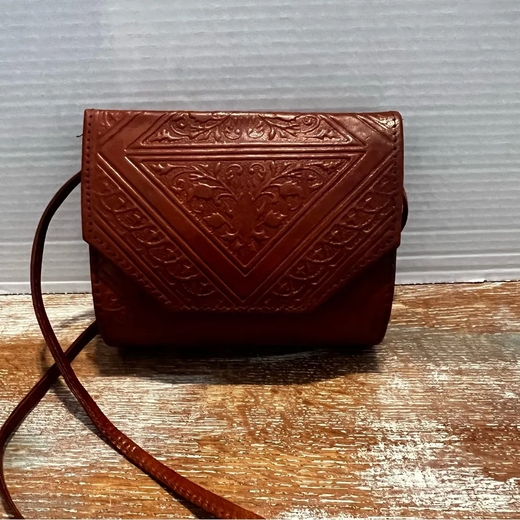 Vintage Moroccan EmilyAnn Tooled Leather Crossbody Small &lipstick Cover Brown - Image 2