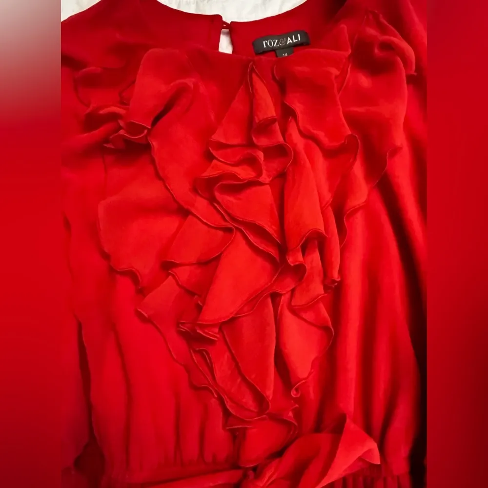 Roz & Ali coral ruffle front dress - Image 5