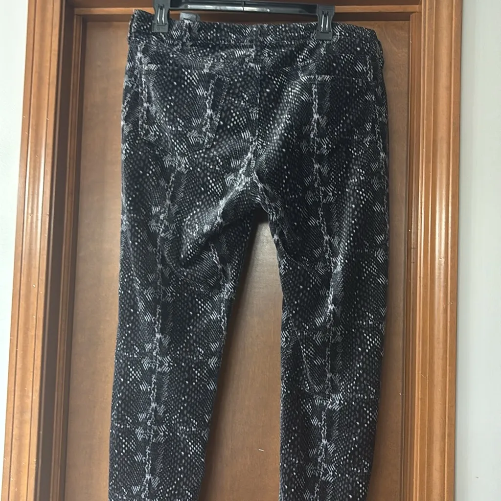 Buffalo David Bitton ladies Faith black gray snake straight leg pants - Image 4