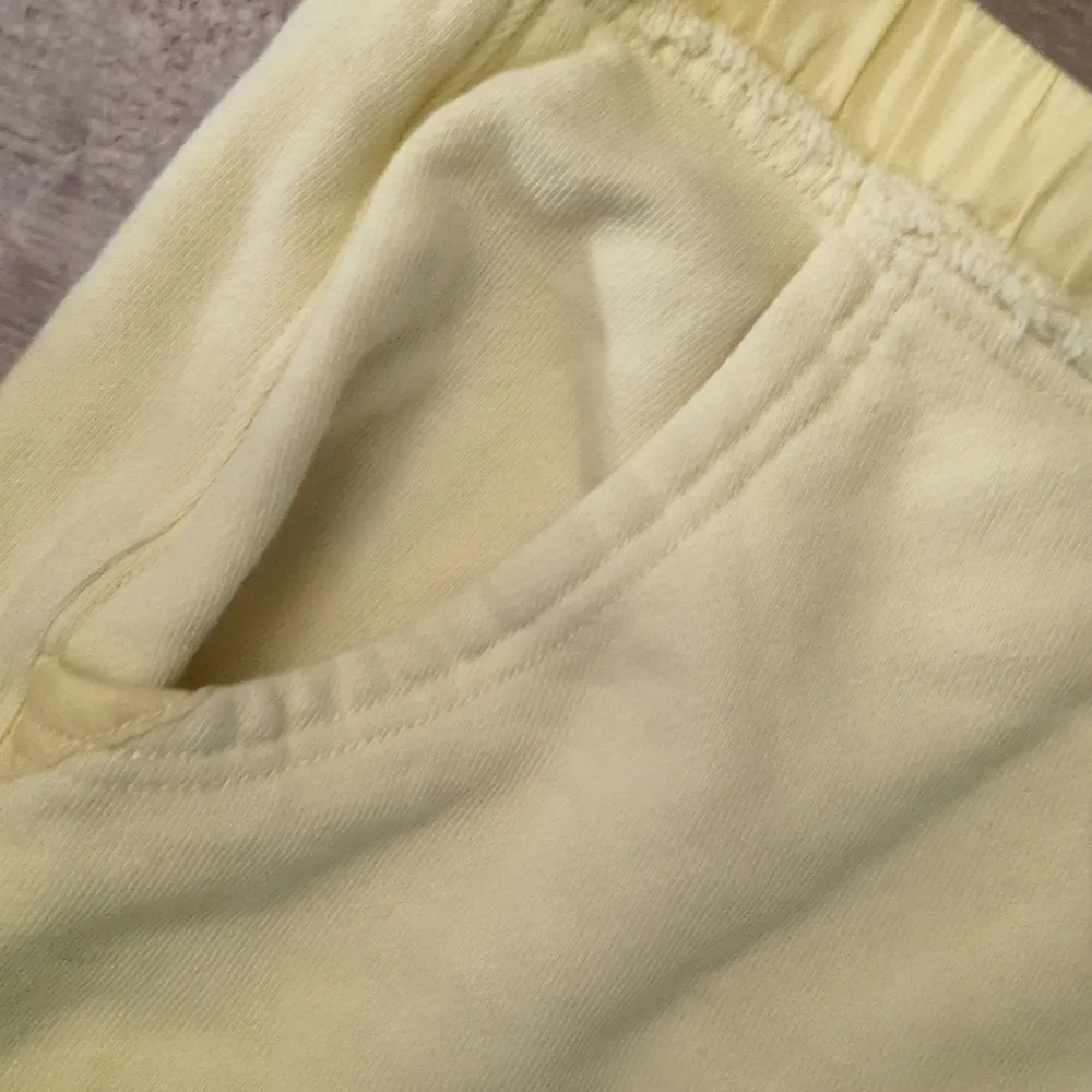 Free people starfruit yellow terry cloth shorts size medium - Image 3