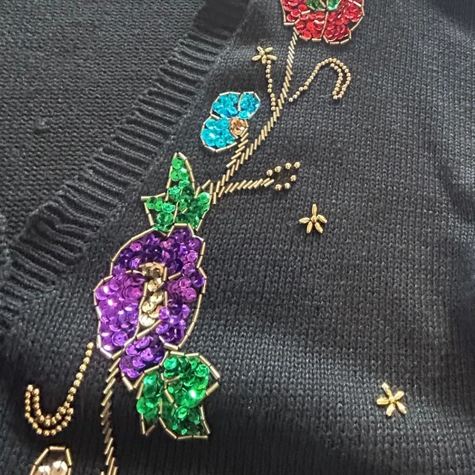 Vintage Rainbow Black Knit Sweater Embroidered Flowers Long Sleeve Women's Large - Image 5